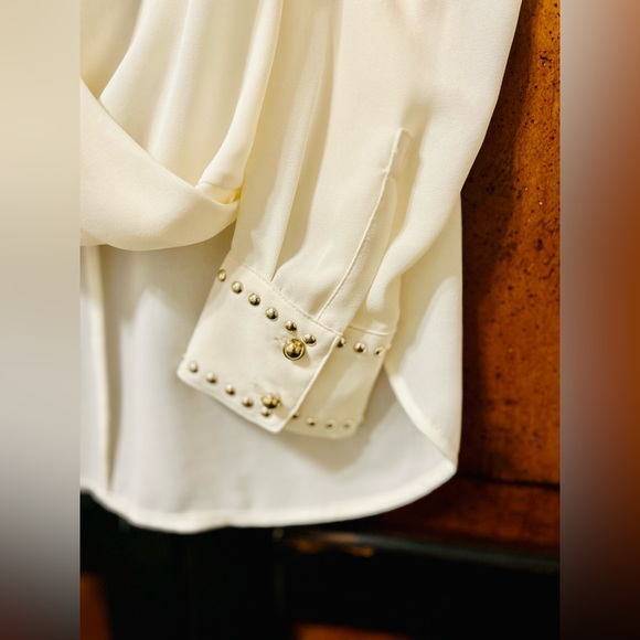 *Sold*Cache Blouse - Picture 2 of 4